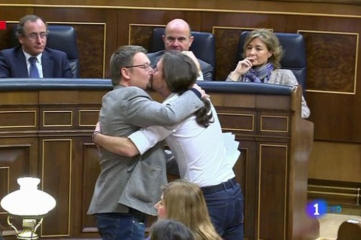Pablo_Iglesias_and_Xavier_Domenech_kissing.jpg