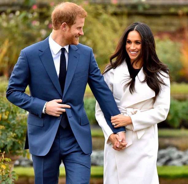 23160864-7866007-Harry_and_Meghan_released_a_statement_accompanied_with_this_pict-a-124_1578509767550