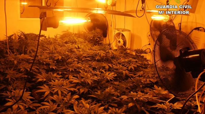 Teenage Children in Spain´s Costa Blanca South Sold Drugs From Flat Close to Playground