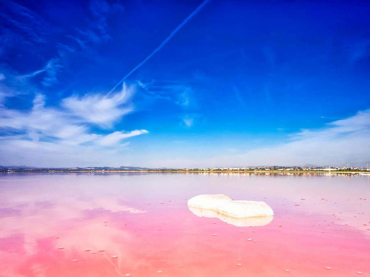 Why can't you visit lake hillier picture