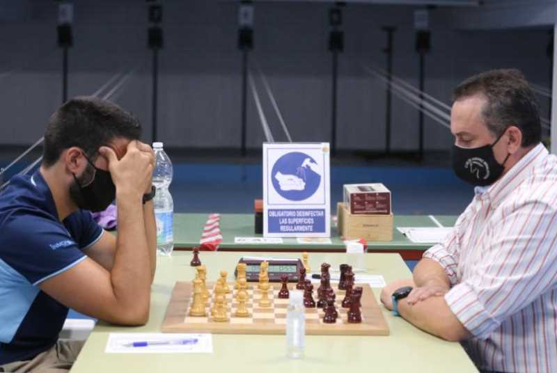 Chess success with one team leading Andalucian First Division