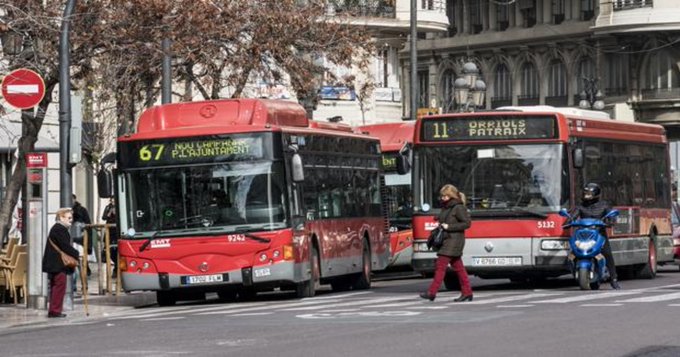 Bus kills pensioner Pensioner killed by bus in Valencia
