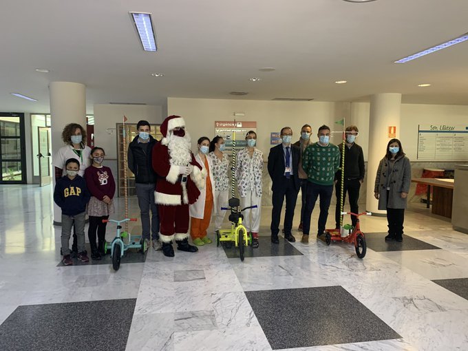 Santa Claus managed to visit children at Son Llàtzer Hospital