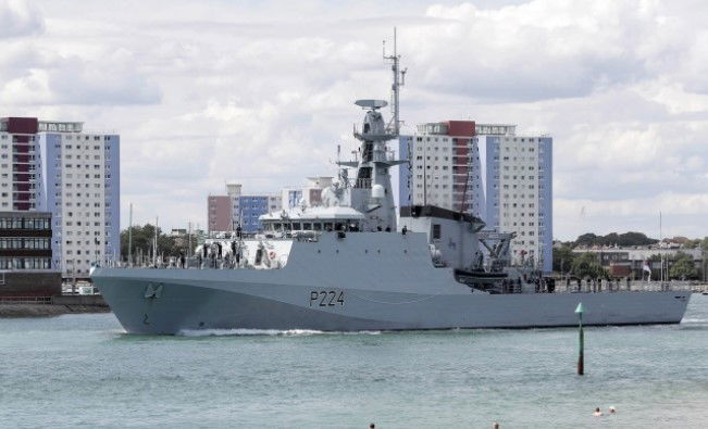 Four Royal Navy Warships Patrol The Channel To Warn Off French