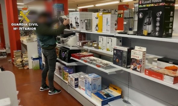 18 arrests in operation against second-hand sales fraud