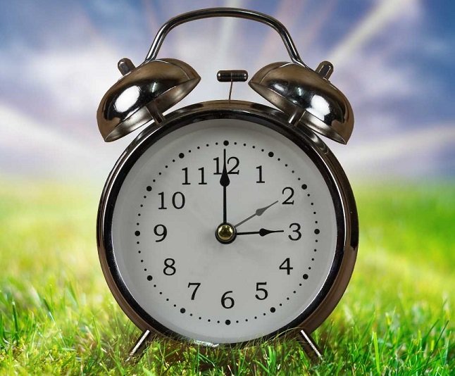 Some Shops Open On Sunday In Spain As Clocks Go Forward