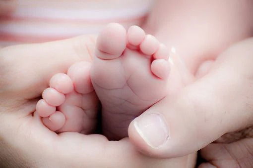 baby-1595389__340 Newborn Baby Found Abandoned in a Cardboard Bag in Spain