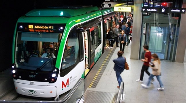 Half-price bus and Metro travel for Andalucians aged under 30