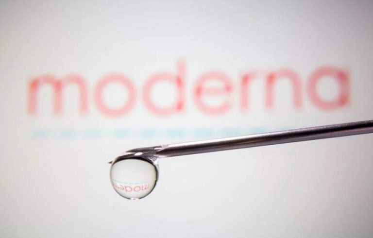 Moderna's COVID-19 vaccine shows promise against fast ...