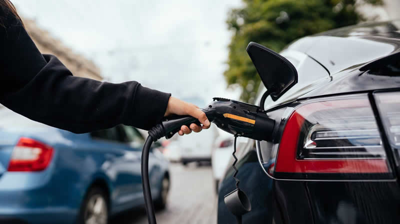 Is It Profitable To Buy An Electric Car Or Should You Wait