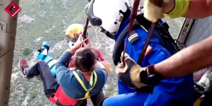 rescate_bomberos_caudete_digital Paragliding Goes Wrong in Spain’s Alicante