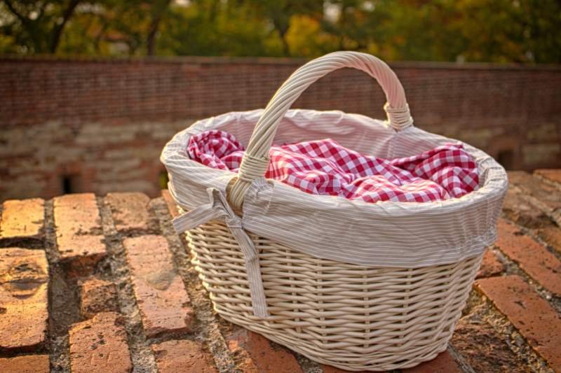Go for a romantic picnic in the mountains overlooking Mijas pueblo. 