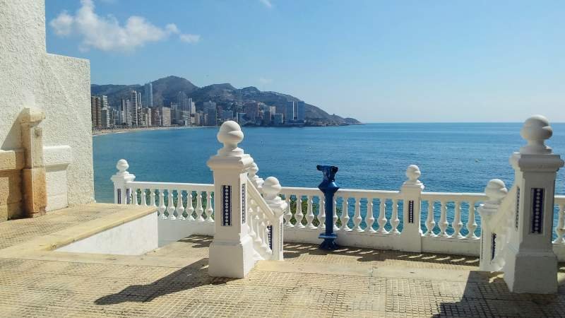 Take a romantic stroll on the beach this Valentine's in Benidorm. 