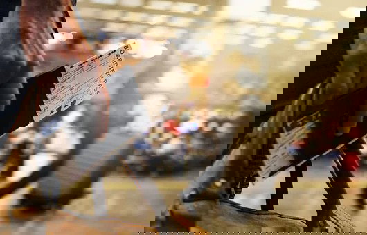 Los pasajeros en el aeropuerto del Reino Unido están 'bloqueados' durante 90 minutos después del aterrizaje.