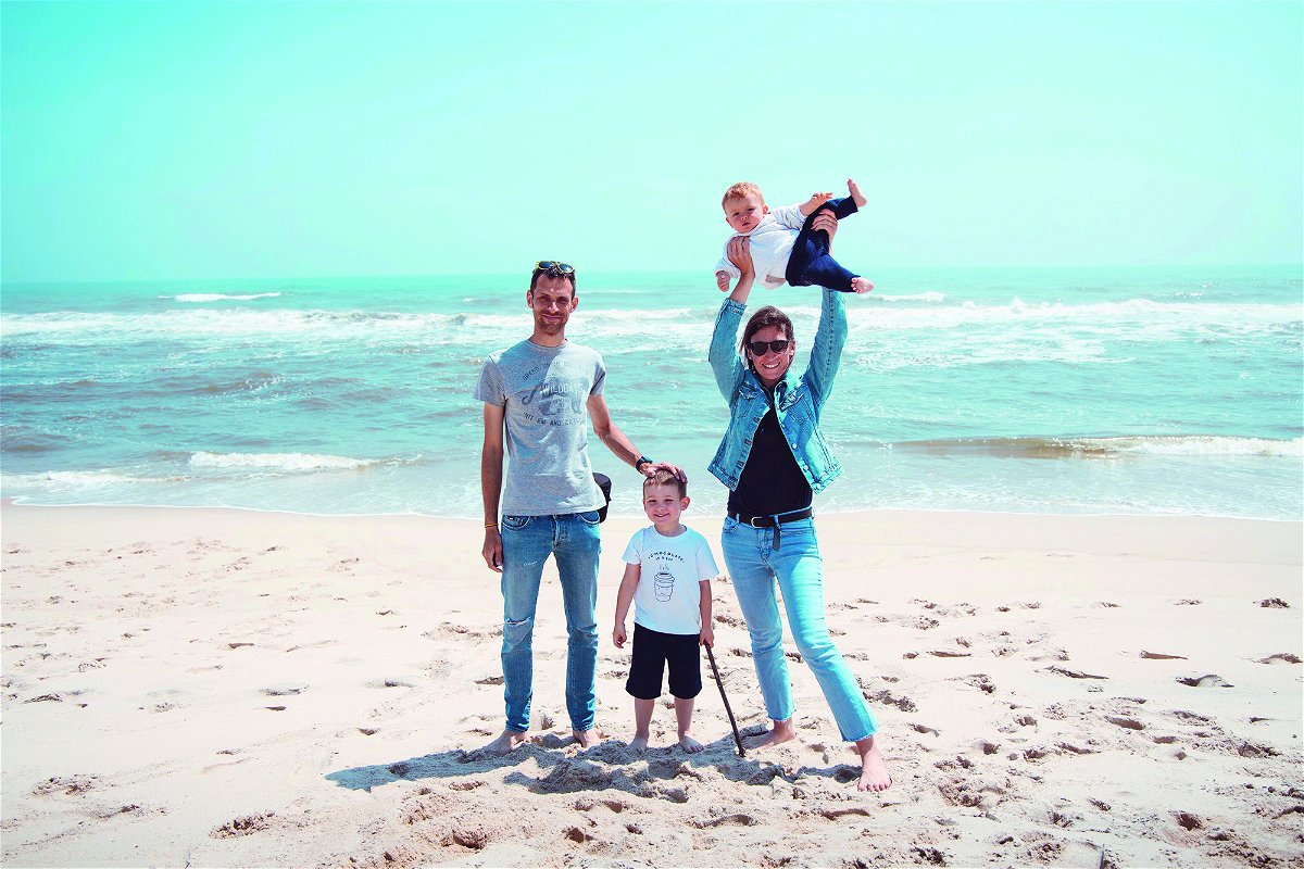 MonarkaToons 🦋 on X: Day 7: journey/ Viaje family beach day