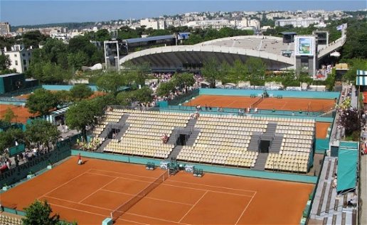 Carlos Alcaraz breezes through first round of French Open at Roland Garros