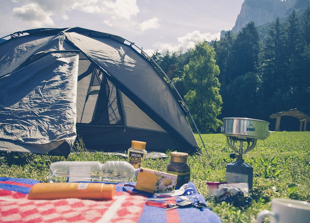 Essential Camping Gear: Build Your Ultimate Outdoor Kit!