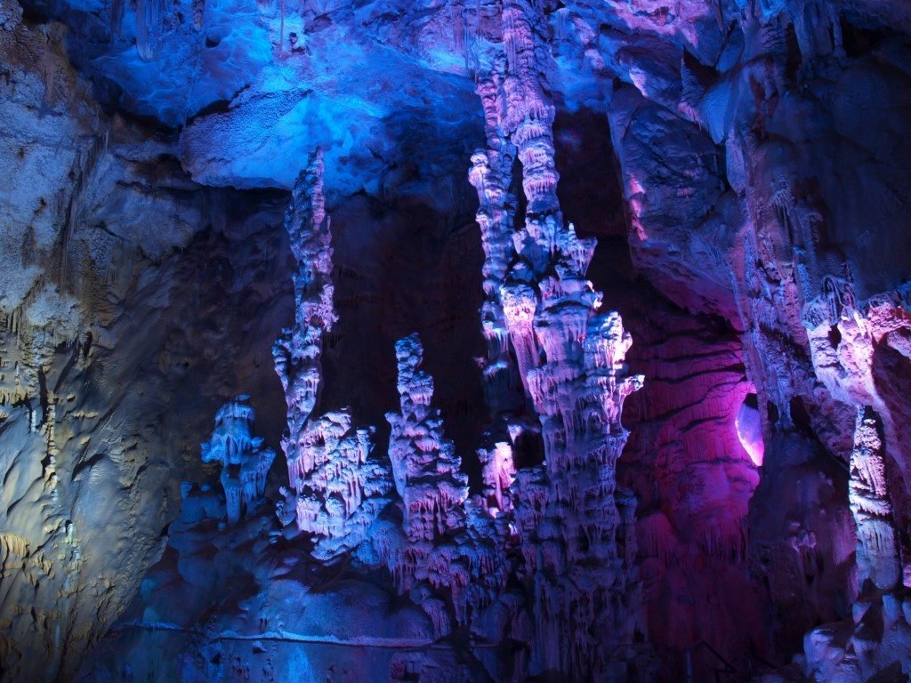 Image - Canelobre Caves @ turismobusot.com 