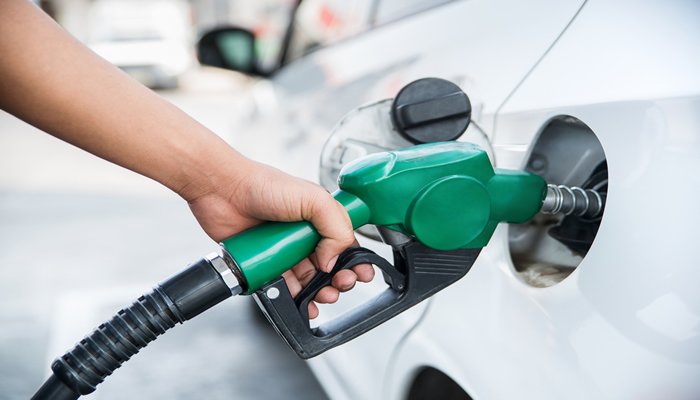 El Gobierno se despide de la bonificación de 20 céntimos por litro de carburante en España