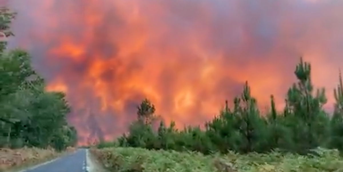 France fights second-largest fire in 50 years in an area the size of Paris