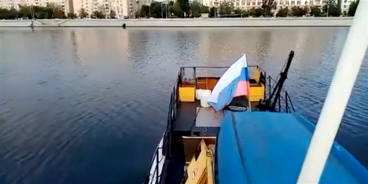 WATCH: Huge oil slick spotted on Moskva River in Moscow, Russia