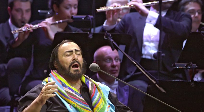 opera singer luciano pavarotti