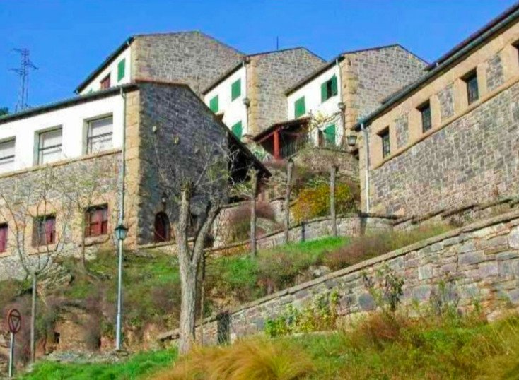 Buy an entire Spanish VILLAGE with 44 homes and a hotel for just €260,000
