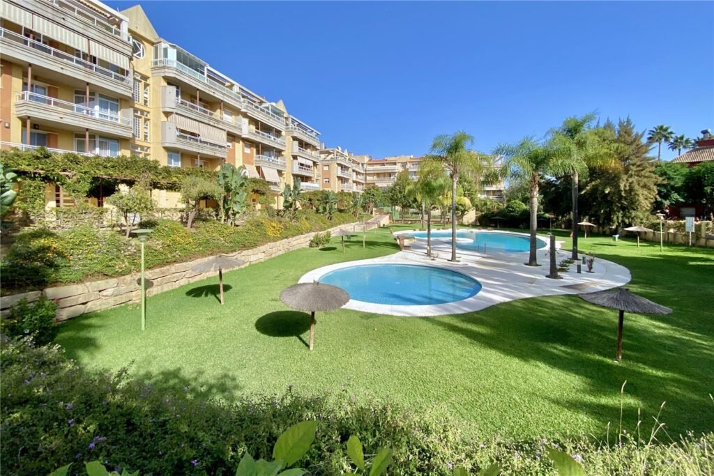 Overseas Dreams: Apartment For Sale in La Cala Hills - € 229,950