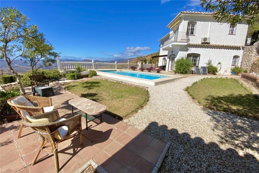 Stunning 3 bed villa for sale in Mijas - € 625,000