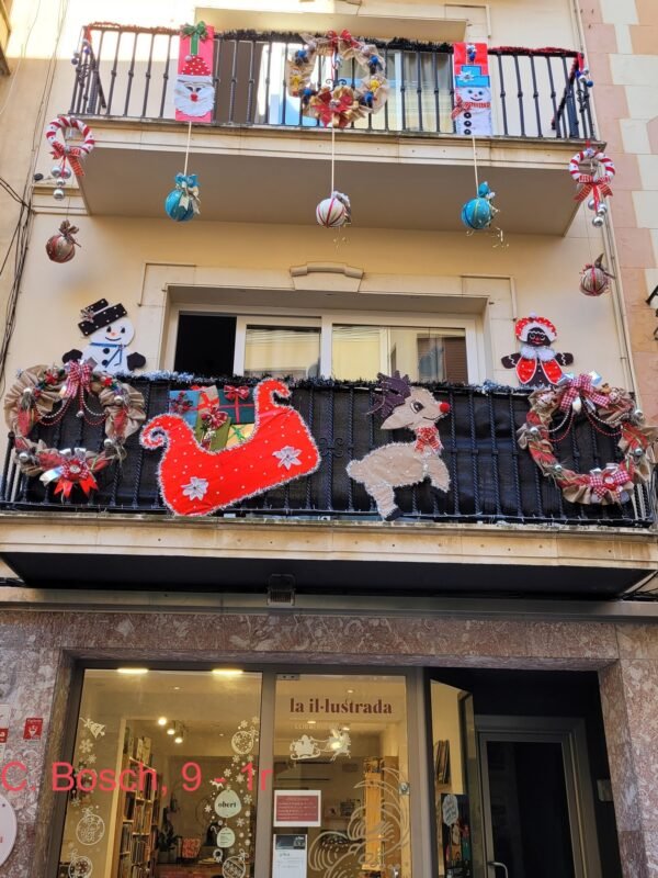 Streets in Manacor are all aglow for a festive decoration contest