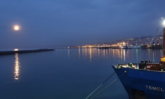 Karadeniz’de Türkiye açıklarında bir kargo gemisinde patlama