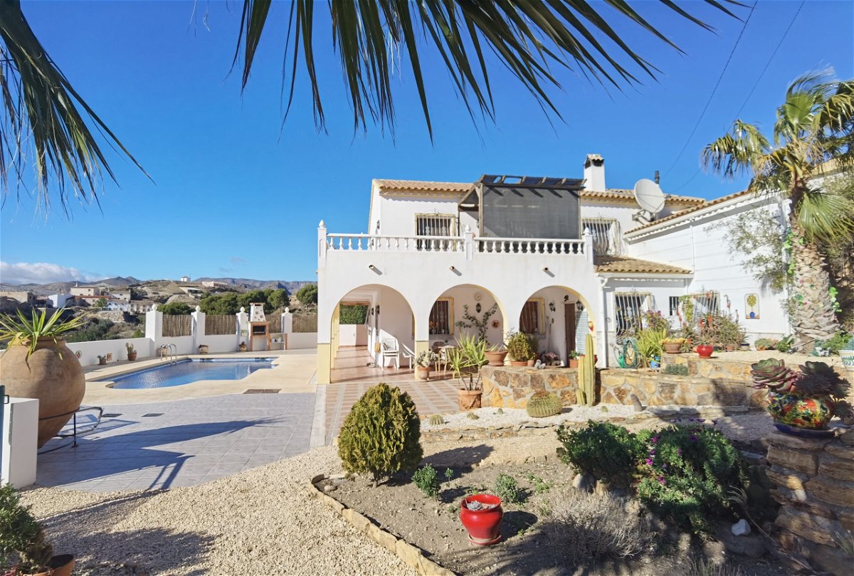 Next House Almeria: Villa For Sale in Rambla de Oria, Oria