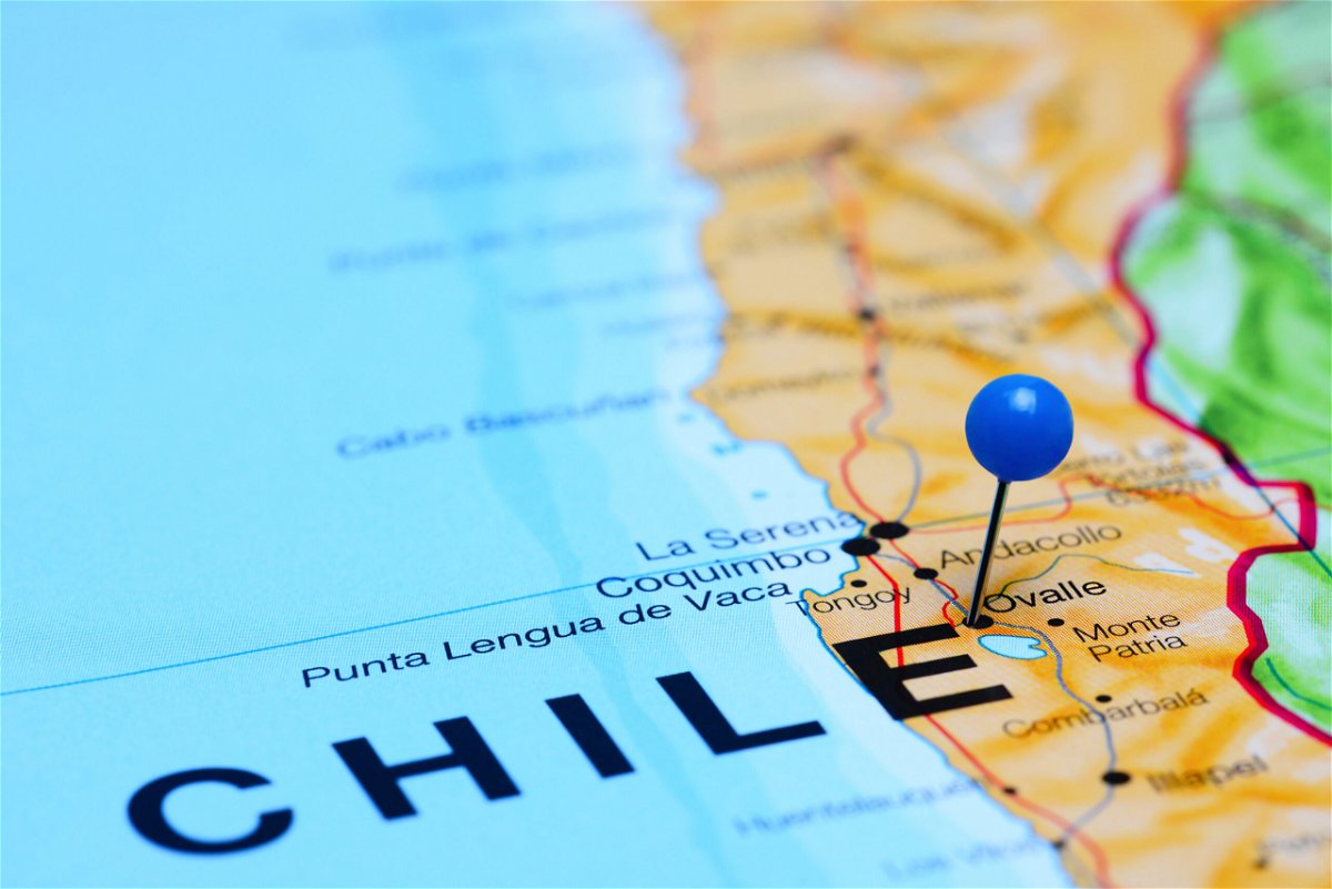 Trágico descubrimiento: Británico encontrado muerto con una herida en la cabeza al costado de una carretera en Chile