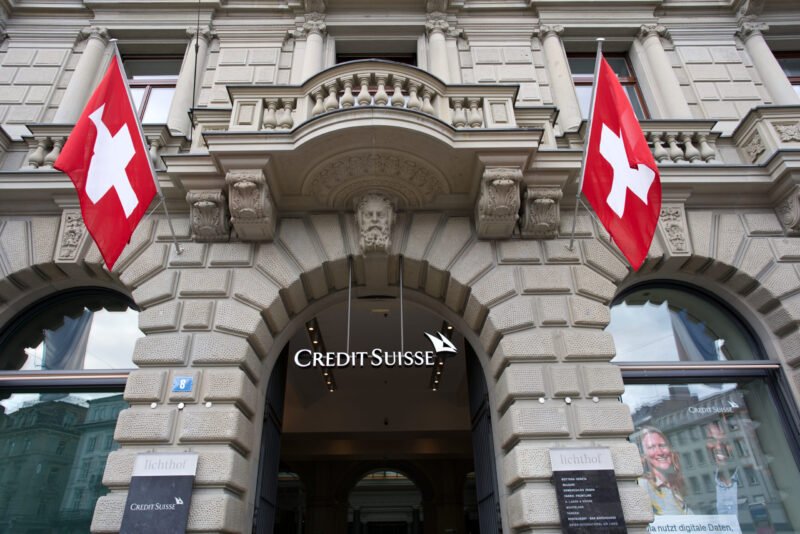 Credit Suisse, die größte Bank der Schweiz, mit mehr als 2 Milliarden Dollar