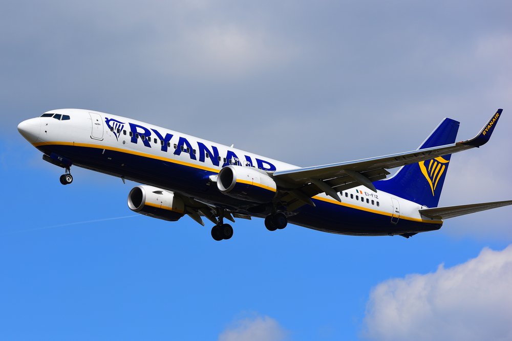 Avião da Ryanair em alerta vermelho de emergência aterra no Aeroporto de Faro, no Algarve «Euro Weekly News