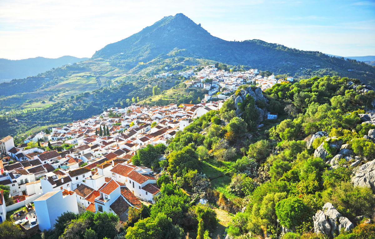 ESTOS 36 pueblos tradicionales españoles del interior de la provincia de Málaga buscan gente para instalarse en ellos