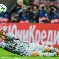 Image of Sergio Rico playing for Sevilla in 2017.