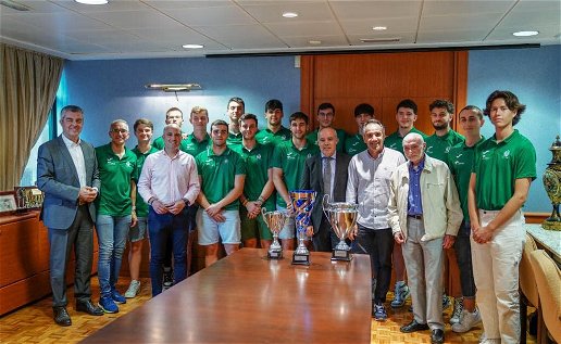Almeria honours Unicaja Junior Volley Club