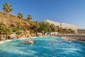 HOTEL en Benalmádena con piscina
