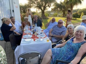 INVITADOS A LA CENA