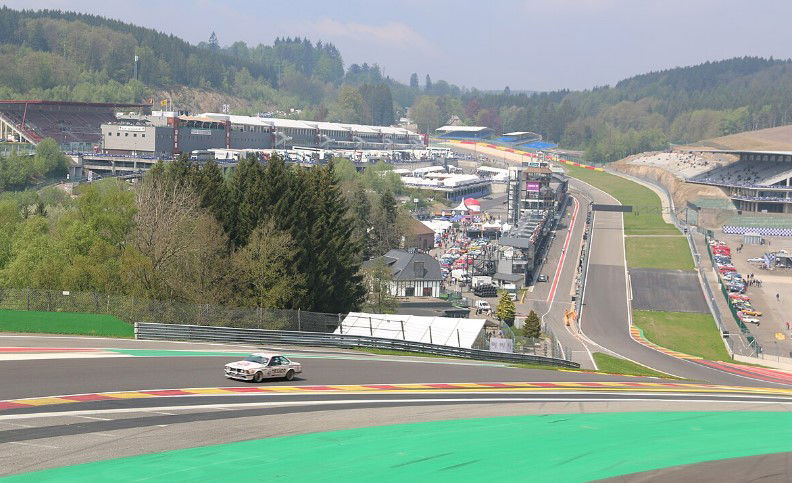 Motorsportwereld geschokt nadat jonge Nederlandse racer sterft op Belgisch Spa-Francorchamps «Euro Weekly News