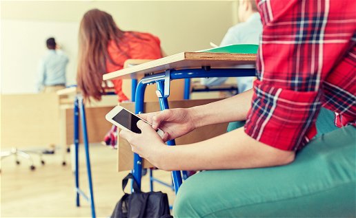 Mobile Phones To Be Banned In English Classrooms