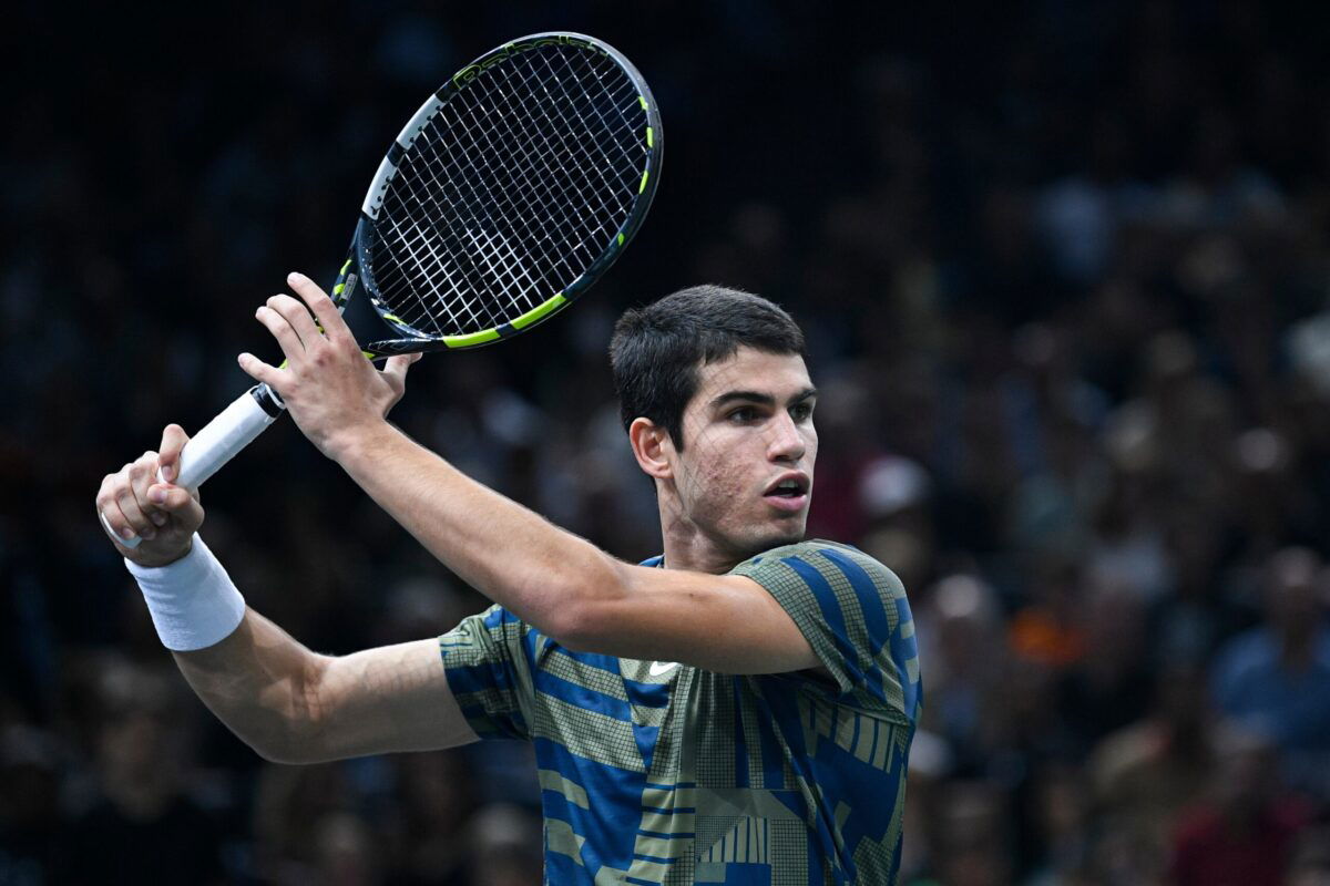 El español Carlos Alcaraz derrotado en el primer partido del grupo de las Finales ATP 2023 en Turín