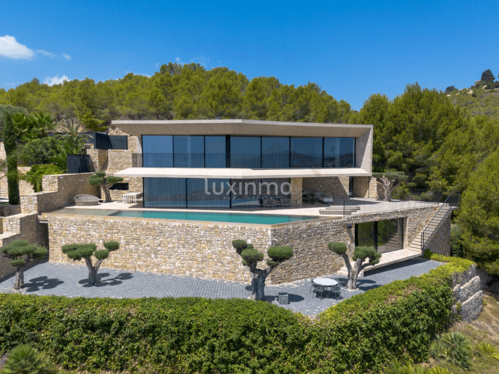 Finding luxury property Costa Blanca