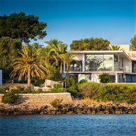 Foreign interest soars: Luxury property market booms in Alicante province.