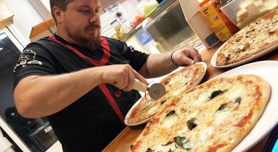 La mejor pizza, más larga y más rápida de España se prepara en Málaga « Euro Weekly News