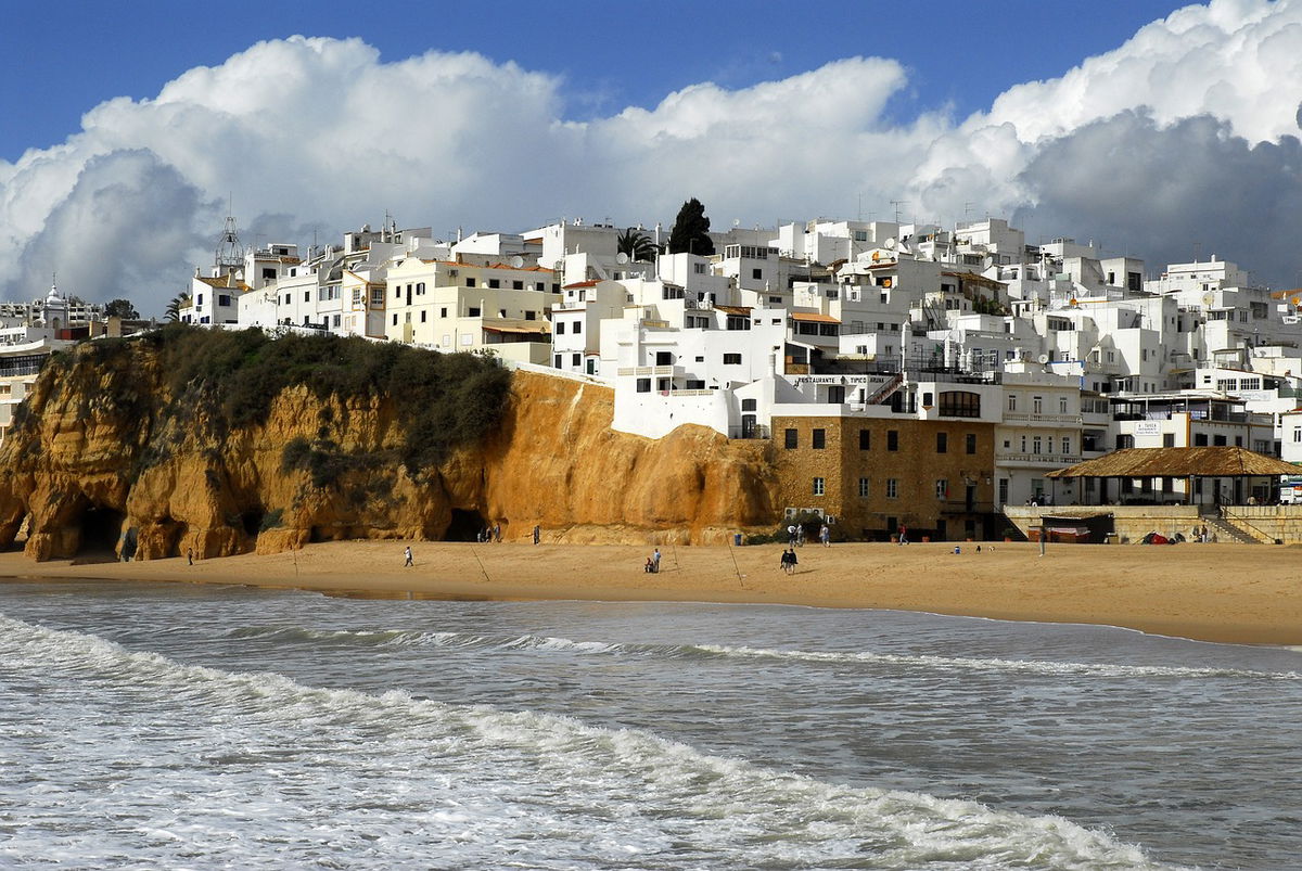 Portugal abolishes 15% tax on holiday rentals « Euro Weekly News