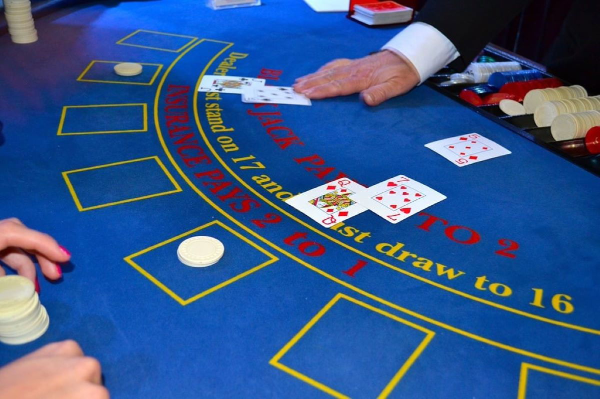 France considers allowing online casinos