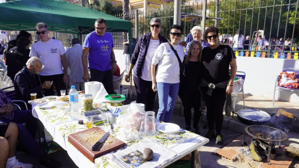 Los vecinos se concentraron en las calles de Los Alcázares Euro Weekly News