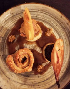 L'art de Gareth Greenwood, chef du Mucho MásEuro Weekly News.